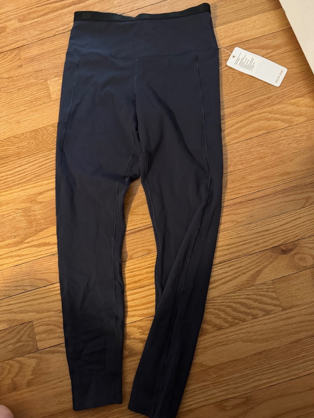 NWT women’s Rhone leggings navy size medium